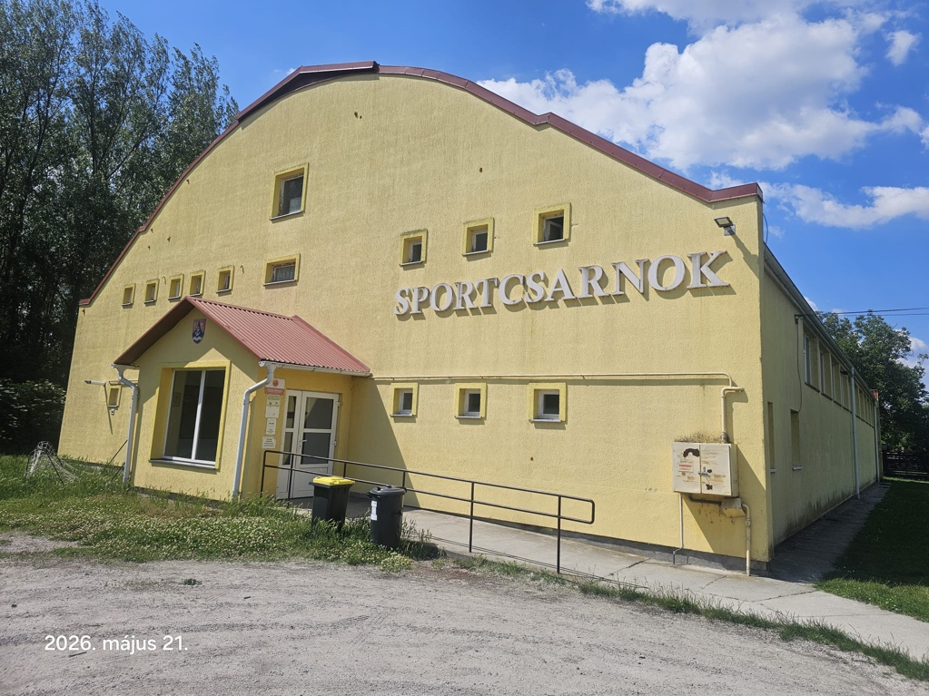 A gerjeni sportcsarnok épülete.